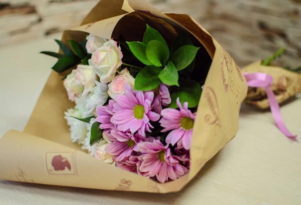 Букет цветов из: Розы и Хризантемы в Кирове Калужской области