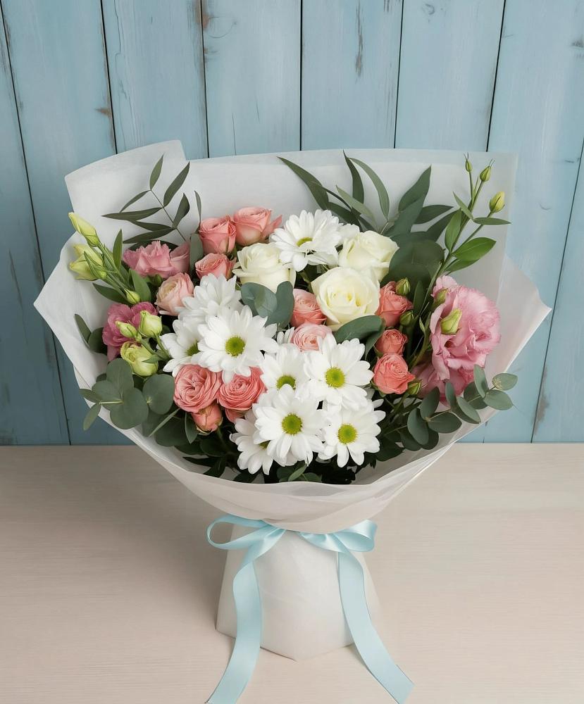 Букет цветов из: Розы, Лизиантусы и Хризантемы в Кирове Калужской области