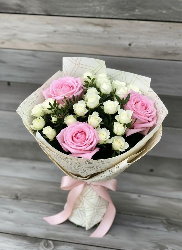 Букет цветов из: Розы в Кирове Калужской области