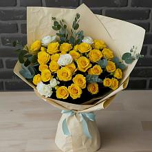 Букет цветов из:  Розы в Кирове Калужской области