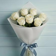 Букет 7 Белых роз Эдлесс Лав в Кирове Калужской области