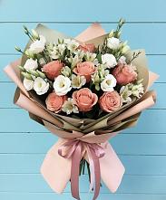 Букет цветов из:  Розы, Альстромерии и Лизиантусы #REPLACE_PRED# Кирове Калужской области