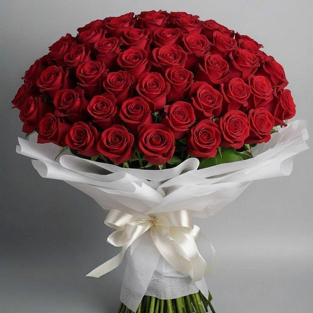 Букет 101 Красная роза Блэк Мэджик в Кирове Калужской области
