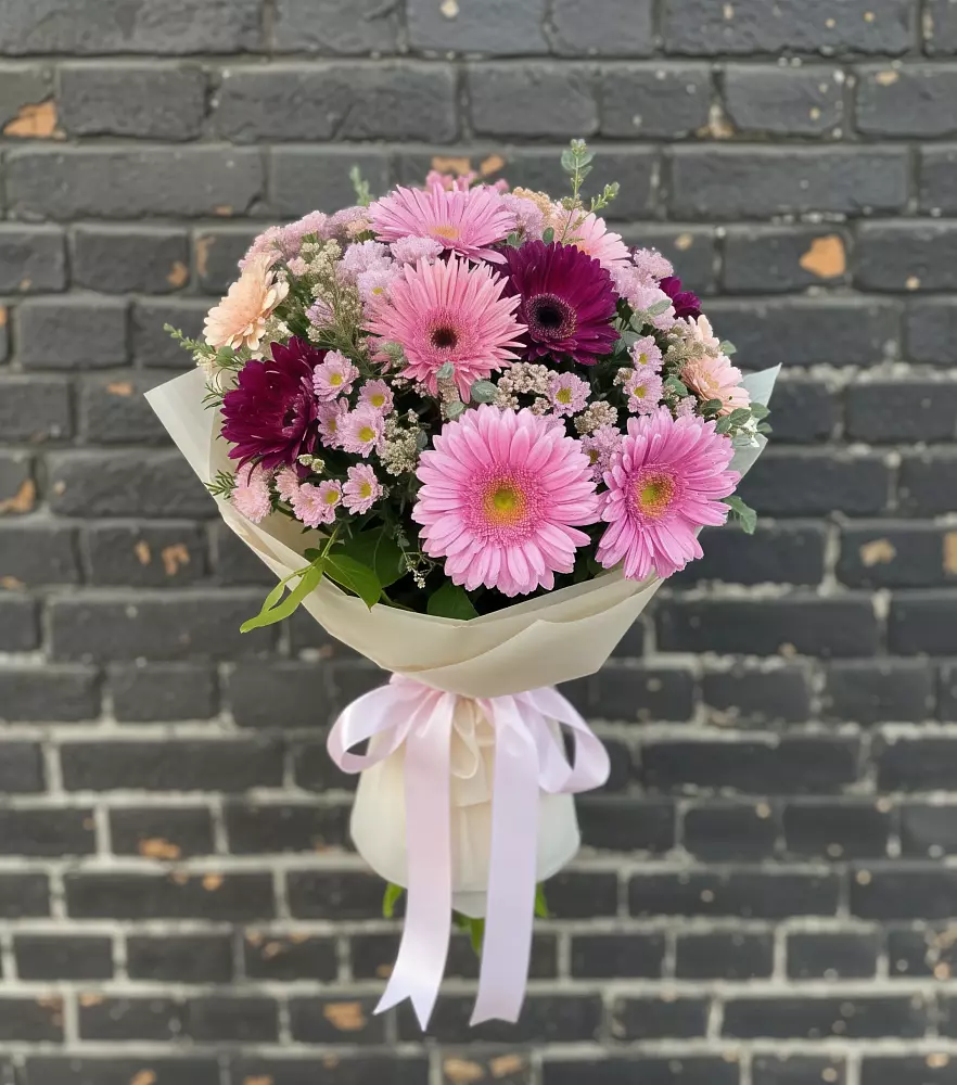 Букет цветов из: Герберы и Хризантемы в Кирове Калужской области