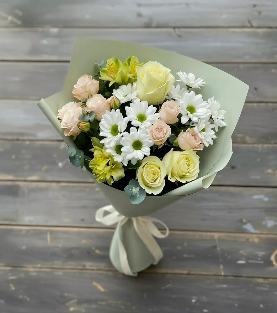 Букет цветов из: Альстромерии, Розы и Хризантемы в Кирове Калужской области