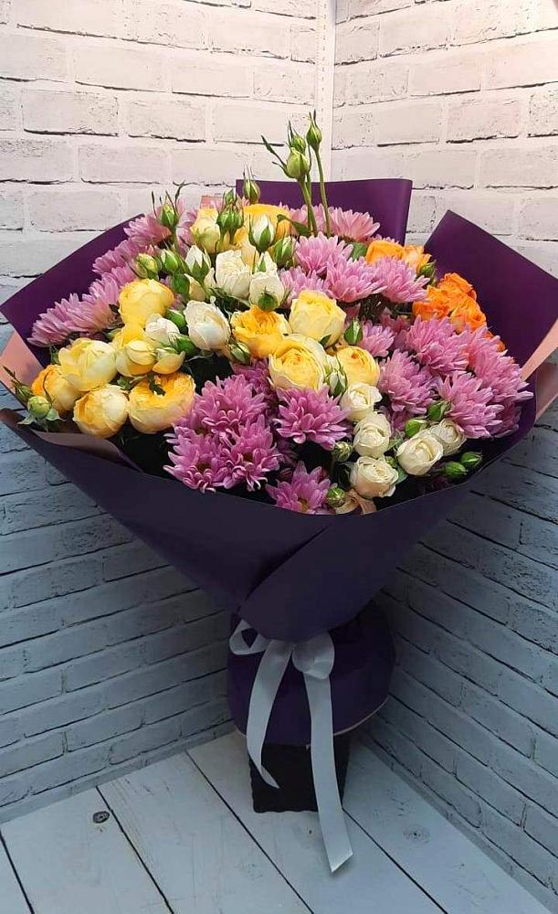Букет цветов из: Хризантемы и Розы в Кирове Калужской области