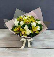 Букет цветов из:  Орхидеи и Розы в Кирове Калужской области