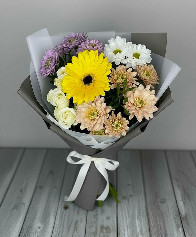 Букет цветов из: Розы, Герберы и Хризантемы в Кирове Калужской области