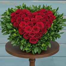 Цветочная композиция из Розы в виде сердца в Кирове Калужской области