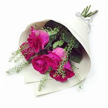 Букет цветов из:  Розы в Кирове Калужской области
