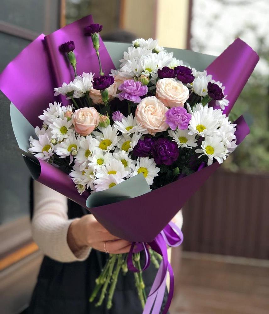 Букет цветов из: Хризантемы, Гвоздики и Розы в Кирове Калужской области