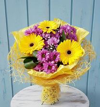 Букет цветов из:  Хризантемы и Герберы в Кирове Калужской области