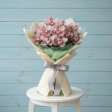 Букет цветов из:  Орхидеи и Розы в Кирове Калужской области