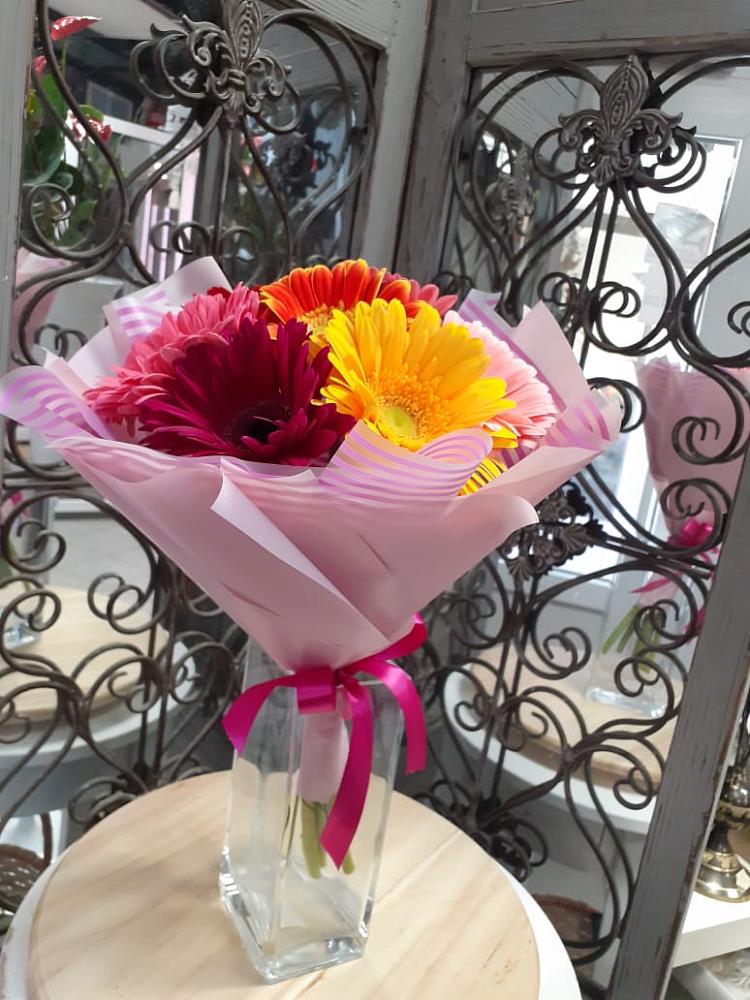 Букет цветов из: Герберы в Кирове Калужской области