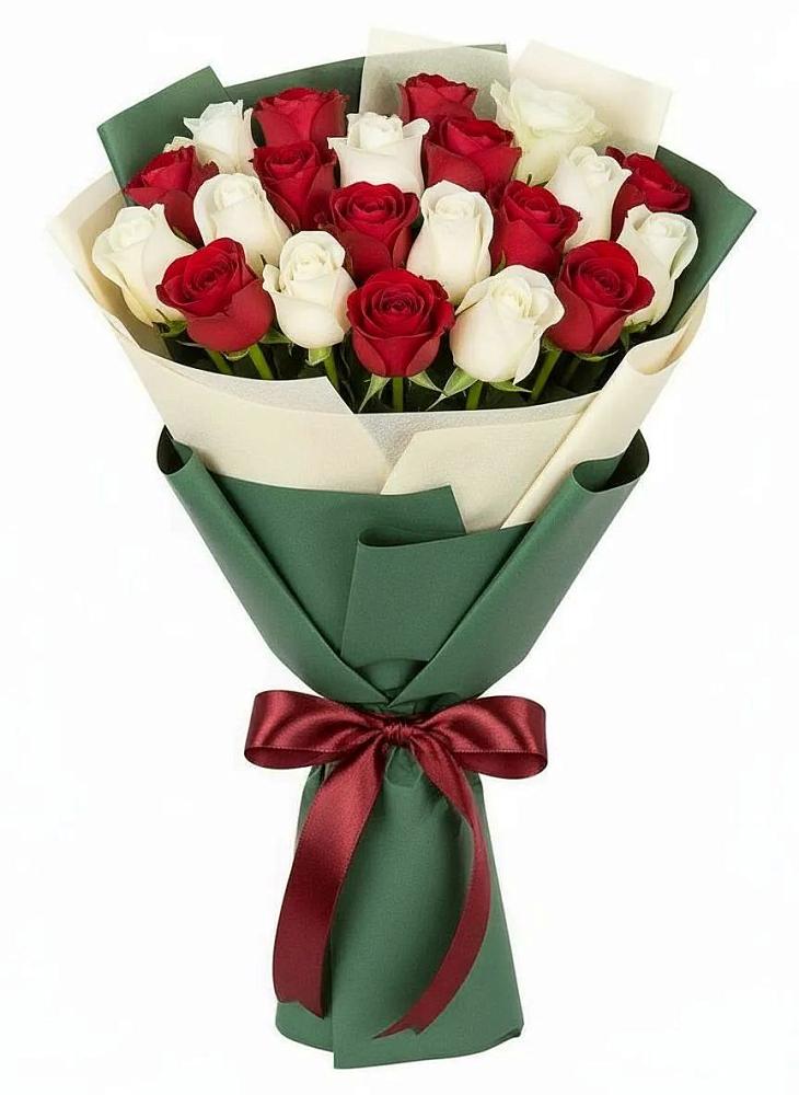 Букет Микс из красных и белых роз в Кирове Калужской области