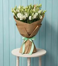 Букет цветов из:  Лизиантусы в Кирове Калужской области