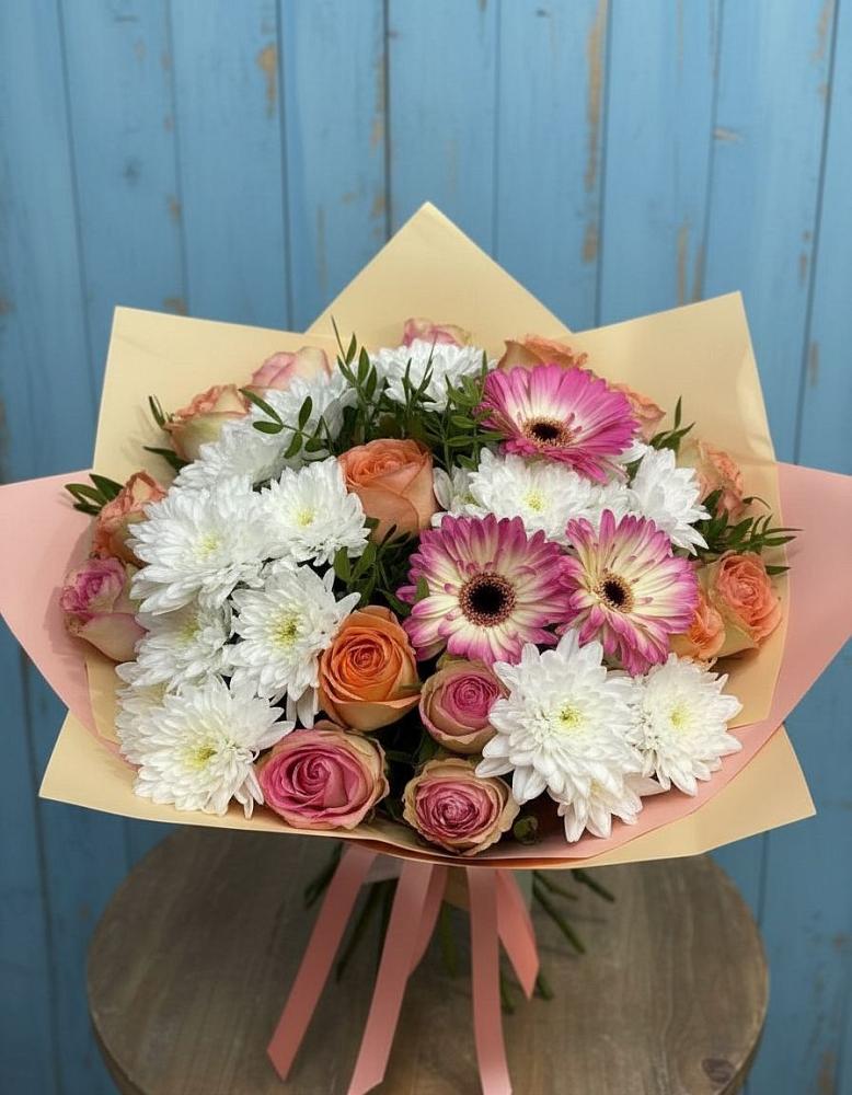 Букет цветов из: Розы, Герберы и Хризантемы в Кирове Калужской области