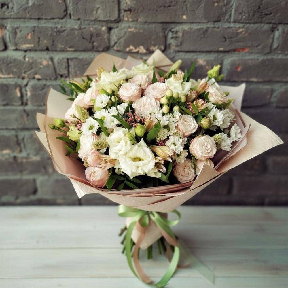 Букет цветов из: Альстромерии, Розы и Хризантемы в Кирове Калужской области