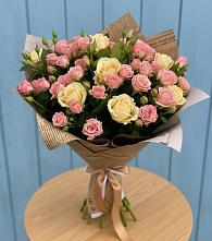 Букет цветов из:  Розы в Кирове Калужской области
