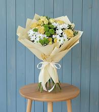 Букет цветов из:  Хризантемы и Розы в Кирове Калужской области