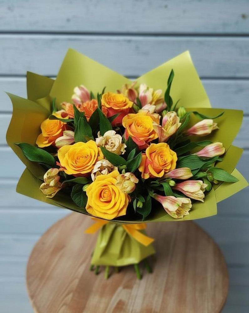 Букет цветов из: Альстромерии и Розы в Кирове Калужской области