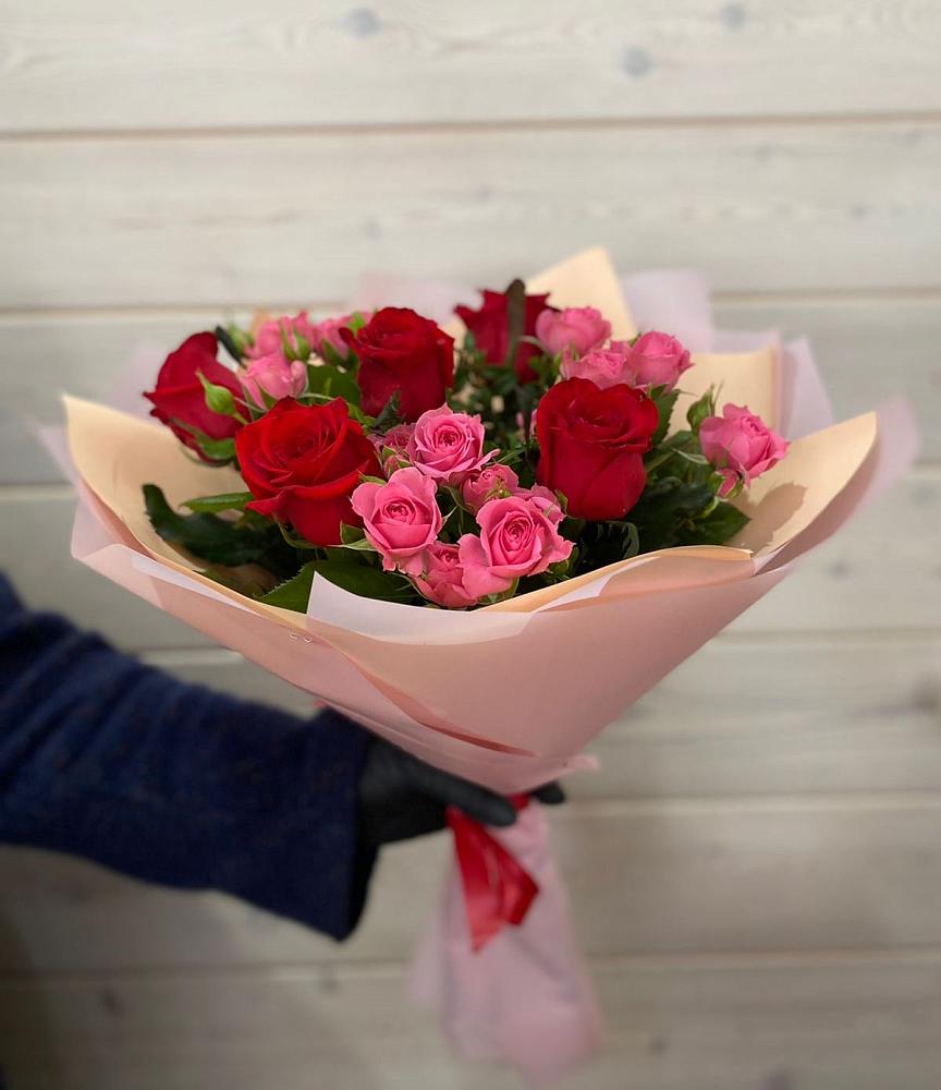 Букет цветов из: Розы в Кирове Калужской области