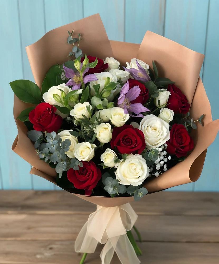 Букет цветов из: Розы и Альстромерии в Кирове Калужской области