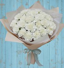 Букет цветов из:  Гвоздики в Кирове Калужской области