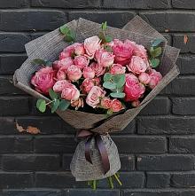 Букет цветов из:  Розы в Кирове Калужской области