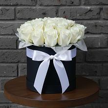 Цветочная композиция из Розы в шляпной коробке в Кирове Калужской области