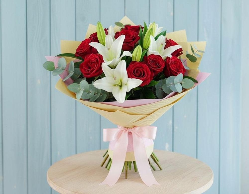 Букет цветов из: Лилии и Розы в Кирове Калужской области