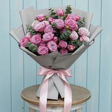 Букет цветов из:  Розы в Кирове Калужской области